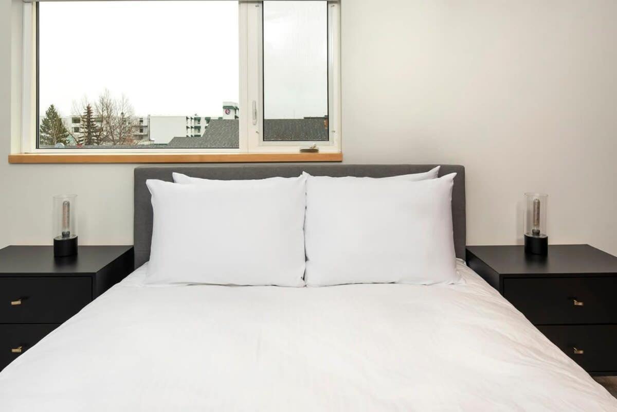 Nn - The Flame - Downtown 1-Bed 2-Bath Villa Whitehorse Bagian luar foto