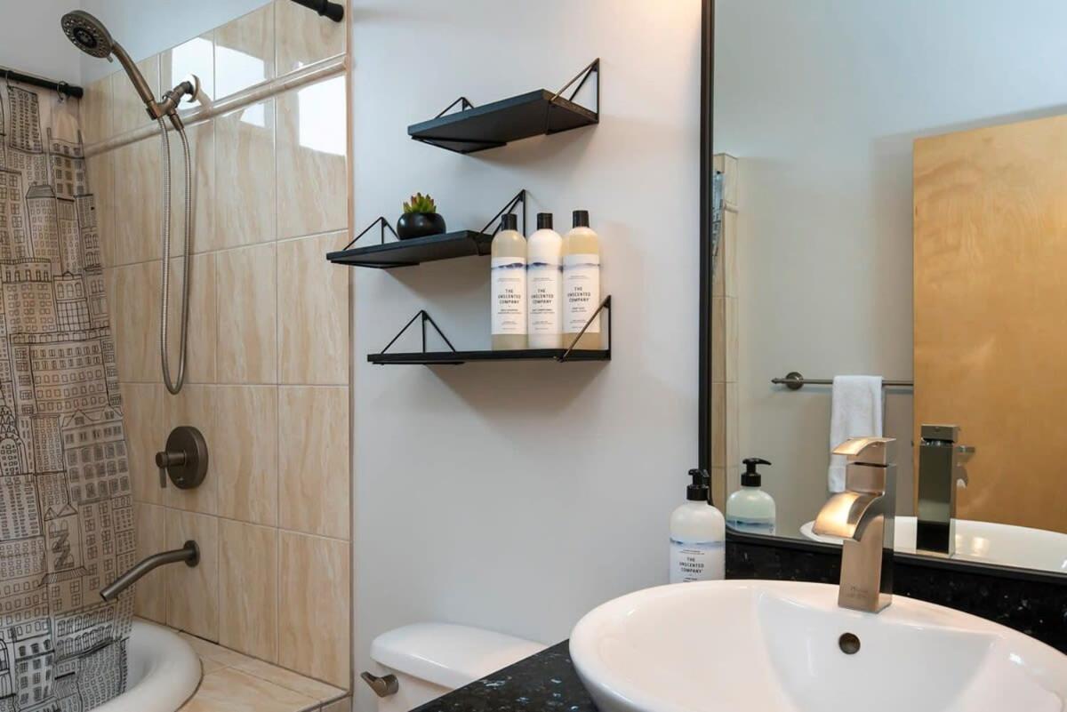 Nn - The Flame - Downtown 1-Bed 2-Bath Villa Whitehorse Bagian luar foto