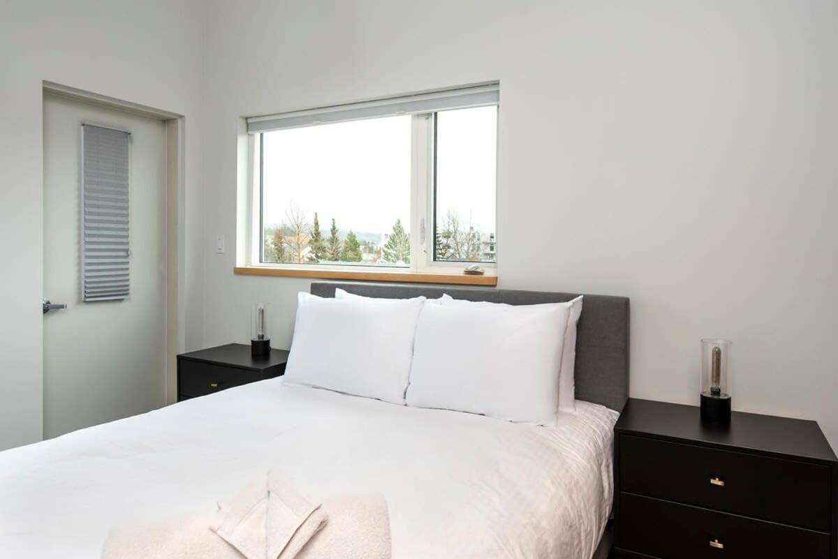 Nn - The Flame - Downtown 1-Bed 2-Bath Villa Whitehorse Bagian luar foto