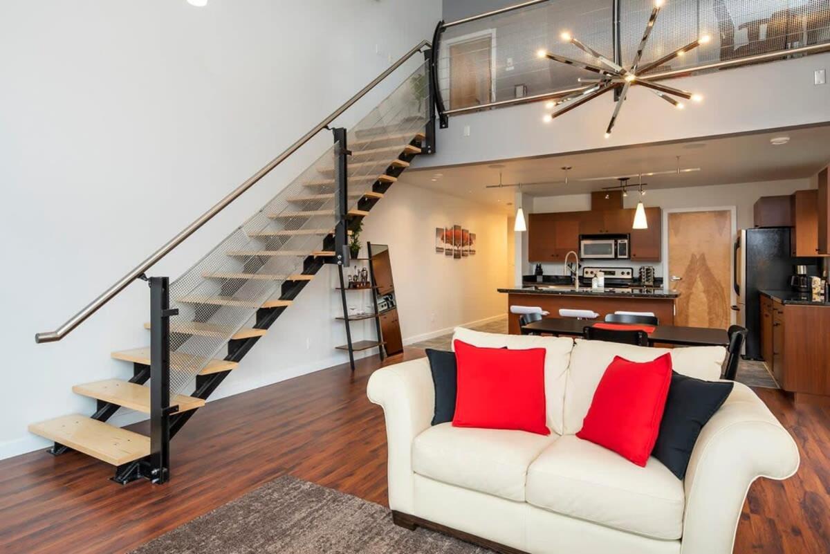 Nn - The Flame - Downtown 1-Bed 2-Bath Villa Whitehorse Bagian luar foto