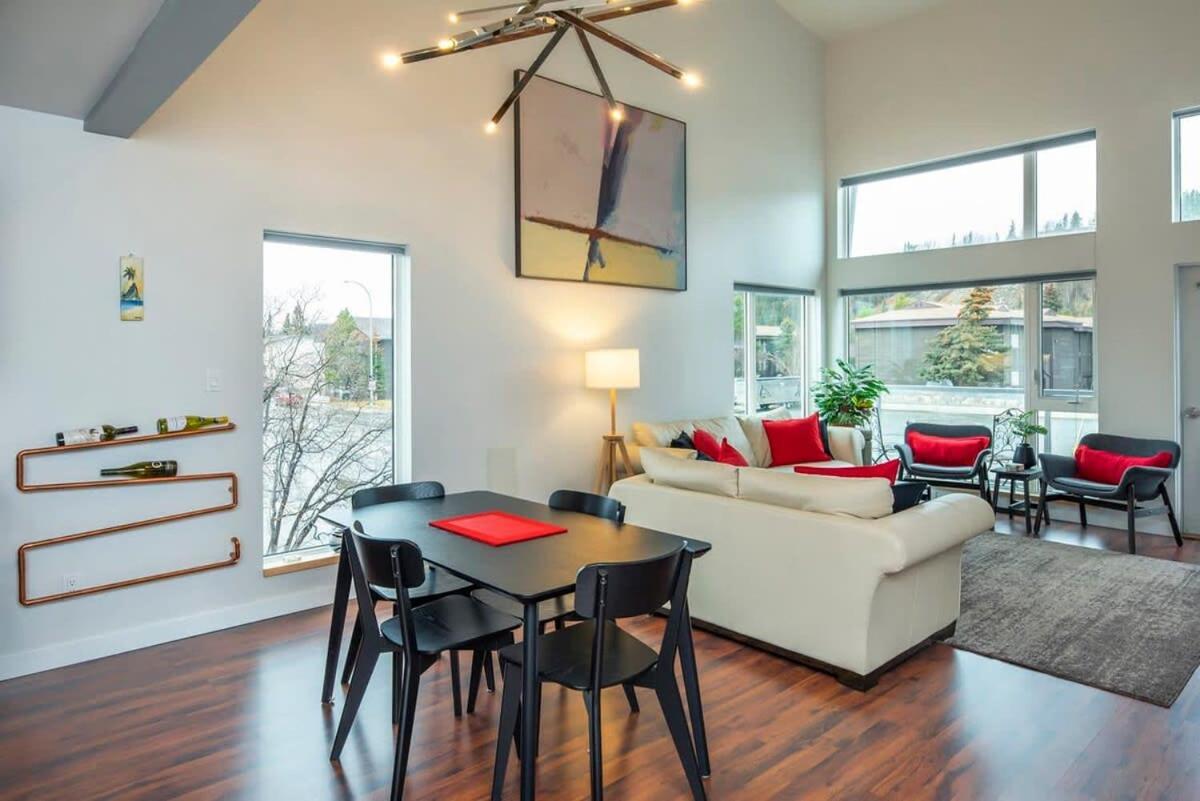 Nn - The Flame - Downtown 1-Bed 2-Bath Villa Whitehorse Bagian luar foto