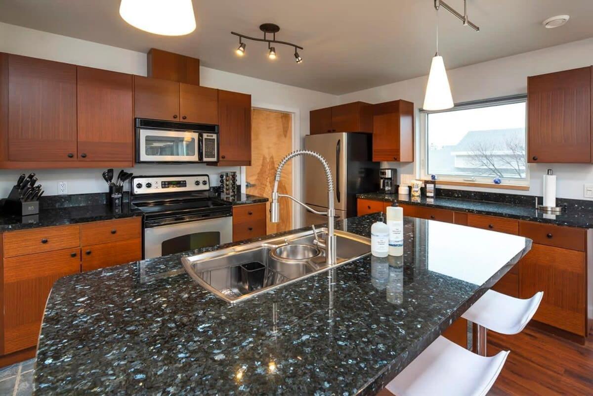 Nn - The Flame - Downtown 1-Bed 2-Bath Villa Whitehorse Bagian luar foto